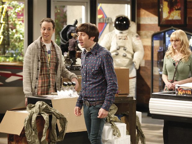 The Big Bang Theory

Сезон 8, еп. 15

Смъртта на актрисата Карол Ан Сузи, която "играе" гласа на г-жа Уоловиц (майката на Хауърд) принуждава сценаристите на TBBT да претворят на екран печалните събития от реалния живот. И те успяват - като създават едно от най-затрогващите филмови "сбогувания" на всички времена. 