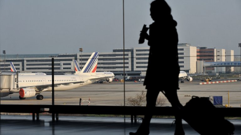 Самолет на Wizz Air се забави с 18 часа - заради спукани гуми на колесника, обявиха от компанията
