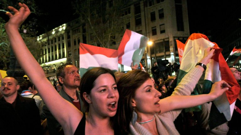 Над 100 000 души подкрепиха премиера Виктор Орбан
