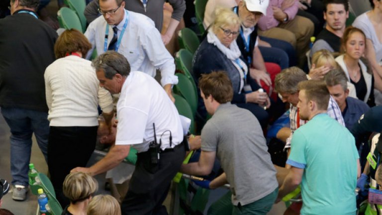 Найджъл Сиърс припадна по време на двубоя на Ана Иванович с Мадисън Кийс и бе откаран в болница