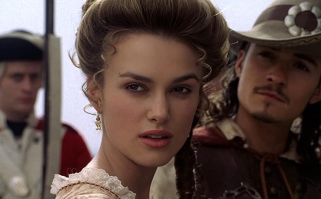 Кийра така и не завършва училище. Отказва се, когато е на 17, за да преследва мечтите си за актьорска кариера и по-конкретно, за да участва в сериала "Доктор Живаго" (2002 г.). Пробивът идва през същата година с филма Bend It Like Beckham - британска комедия за женски футбол, а към висините на филмовата индустрия я изстрелват ролята й в "Карибски пирати" и един от задължителните филми за излъчване всяка Коледа - "Наистина любов".