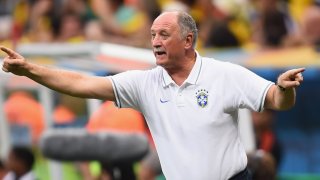 В легендарната си треньорска кариера Сколари натрупа 24 трофея, но винаги ще бъде свързван и с катастрофата на Бразилия преди 6 години