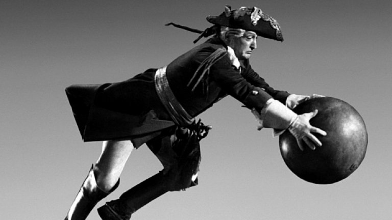 Митоманите летят в небето на собствените си лъжи, хванати като барон Мюнхаузен за артилерийското гюле