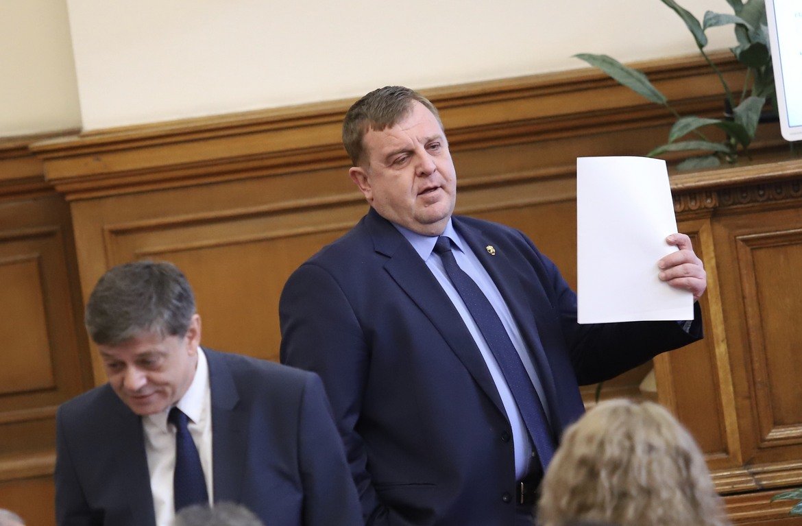 Каракачанов и депутати от "Атака" влязоха в словестна схватка