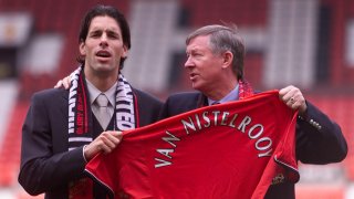 "Ван Нистелрой носеше фланелка на Сити, а сър Алекс го унищожи с: "Никога повече няма да играеш за Юнайтед!"