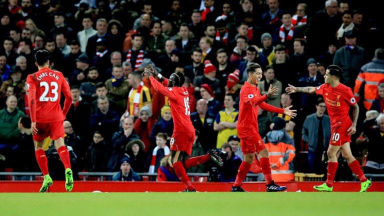 5. Ливърпул трябваше да довърши започнатото по-рано. Голът на Дани Уелбек определено дойде изневиделица и шокира „червените“. При 2:1 двубоят придоби съвсем различен облик и дори да бе несправедливо, Арсенал имаше своите шансове да стигне до равенството. Футболистите на Клоп обаче трябваше да продължат да изпълняват тактическия си план, защото в представянето на противника и без това нямаше идея. Вместо обаче да направи това, Ливърпул почти „съживи“ опонента си, което имаше позитиви единствено за неутралния зрител, защото двубоят започна най-накрая да прилича на дерби.