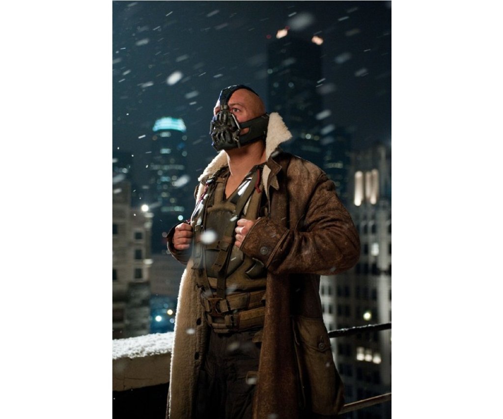 11. „Черният рицар: Възраждане“/ „The Dark Knight Rises” (2012г.)
Бюджет - 259 млн. долара
Прогнозиран бюджет - 250 млн. долара
Печалби - 1.08 млрд. долара
Този филм е повече от краят на една трилогия. Това е краят на една ера. Кристоф