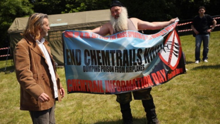 Хората, които вярват в конспирацията, лесно се доверяват на всякакви непроверени абсурдни новини