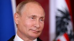 "Рестартът на мандатите на руските президенти означава само едно – Путин знае, че ако пусне жезъла, на главата му ще се стовари същинска лавина."