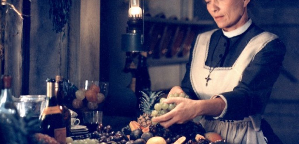 „Угощението на Бабет“
Този филм има статуетка „Оскар“ в категорията „най-добър чуждестранен филм“, а понякога Академията знае какво прави. Нужно е само да кажа, че историята, по която е заснет филма, е на Карен Бликсен – онази невероятна жена, по чийто мемоари е направен филма с Мерил Стрийп и Робърт Редфорд - „Извън Африка“