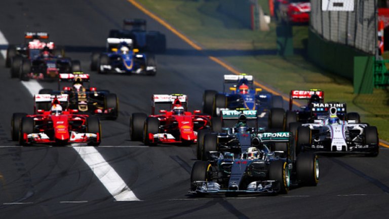 Ferrari спечели първата битка срещу Williams въпреки, че и двата тима завършиха състезанието с по една кола
