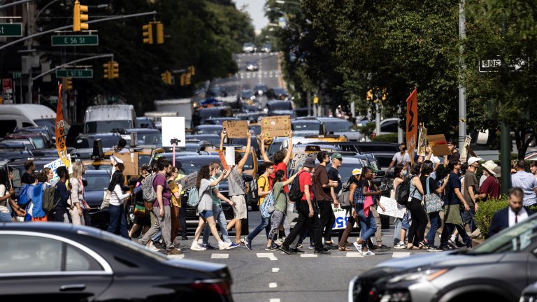 Над 75 хил. души излязоха на протест в Ню Йорк срещу климатичните промени