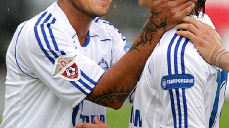 Фернандо Риксен. Футболистът измина пътя от втора холандска дивизия до победа над Манчестър Юнайтед за Суперкупата на Европа. И заедно с това обитаваше свят, изпълнен с алкохол, наркотици и насилие. Драмата стана пълна, когато към края на кариерата си Фернандо бе диагностициран с амиотрофична латерална склероза, известна като Болестта на Лу Гериг.