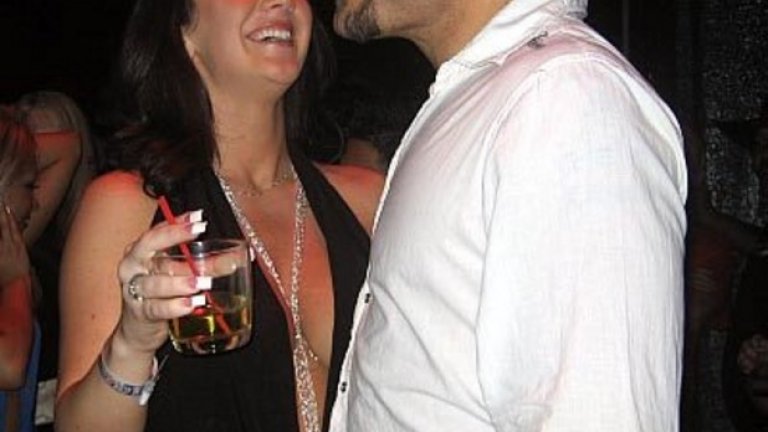 Чък Лъдел и Джейдън Джеймс
Бившият шампион изглеждаше като професор в клетката. Боевете му с Ранди Котур и Тито Ортис са вечни класики. Но извън спорта на Лъдел му се носеше лоша слава на човек, който обича купоните и леките жени. Така се стига до връзката му с Джейдън Джеймс, която е една от най-известните порно звезди с над 400 филма за възрастни. Самата Джейдън завършва бизнес колеж, но парите в стриптийза и порното я блазнят повече.