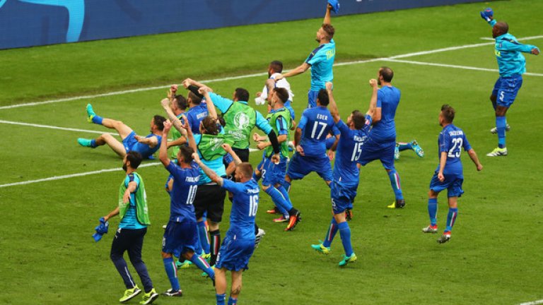 Радостта на италианците след края на двубоя