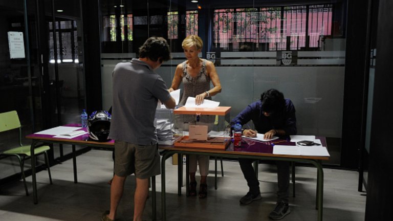 Независимо дали ходиш на работа в Германия, прибираш се у дома на някой френски адрес или имаш автомобил с италианска регистрация, ти си европеец с българско гражданство - не си нито невъзвращенец, както се казваше по време на социализма, нито беглец