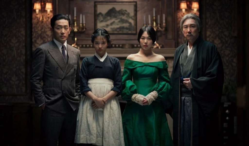 „THE HANDMAIDEN” 
Прекрасният еротичен филм на Парк Чан-уук изненадващо не беше официалната кандидатура на Южна Корея за Оскарите. Никога корейски филм не е бил сред номинaциите. „The handmaiden” имаше сериозни надежди заради сценографията на Сьонг-х