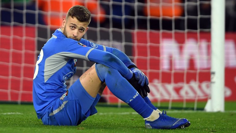 Ангъс Гън (Саутхемптън, 13.5 млн.)
Мачове като титуляр за Сити: 0
Макар че беше собственост на Сити, вратарят играеше под наем в родния си клуб Норич и изявите му там убедиха Саутхемптън да го купи. За "светците" дебютира във Висшата лига на 2 януари, когато направи фурор и стана герой на мача при 0:0 срещу Челси.