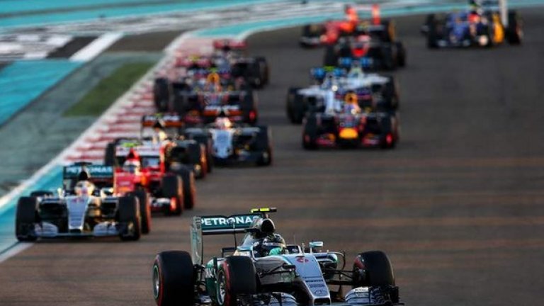 Нико контролира състезанието от началото до края