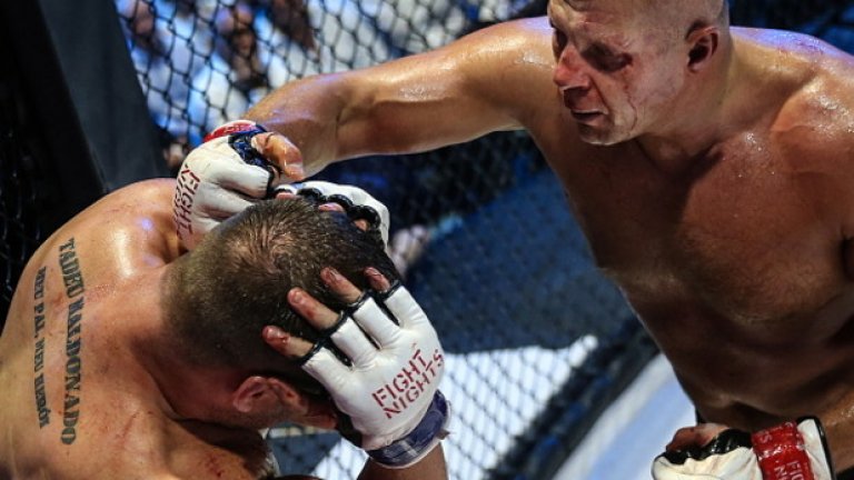 В следващите два рунда Императора изглеждаше по-добре и ги спечели