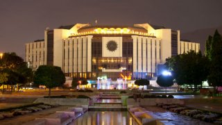 Селото се оказа тъкмо във града...