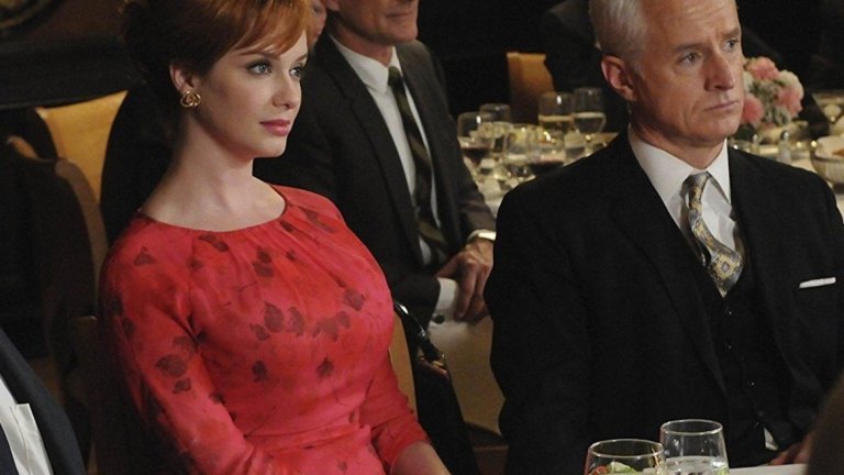 The Romanoffs - 12 октомври
Идеята на сериала е да разкаже историите на различни хора по света, които вярват, че са наследници на последния руски цар Николай II Романов през призмата на иронията към неслучилите руски принцове и принцеси. Всеки от сюжетите се развива в различна държава, с различен актьорски състав, като "тънката червена линия" е мотивът за предполагаемата кръвна връзка с трагичната царска фамилия. Сериалът ще бъде важен елемент и от портфолиото на Amazon, които все още не успяват да надмогнат огромната конкуренция на пазара на стрийминг-услугите.