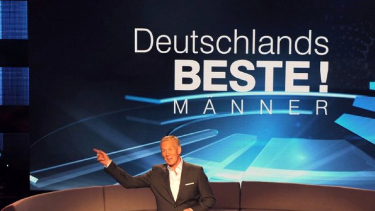Водещият Йоханес Кернел по време на епизода "Най-добре мъже на Германия"