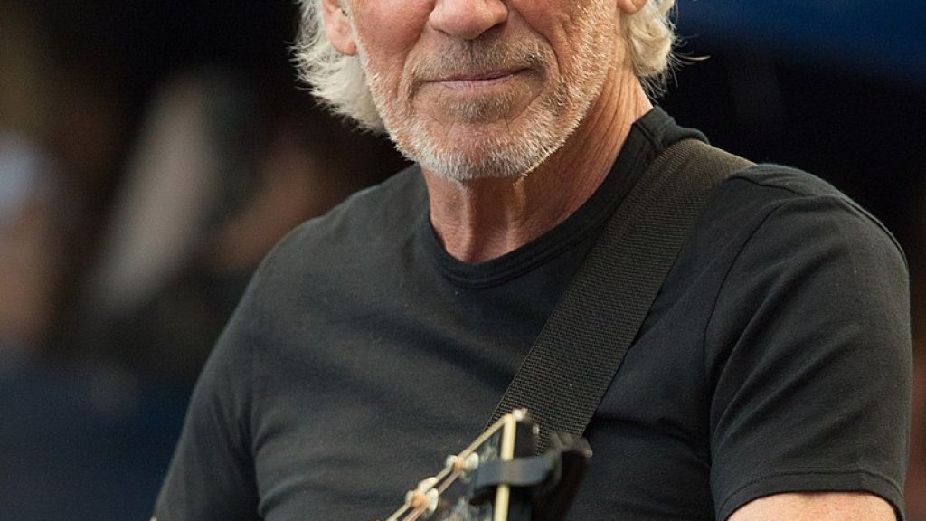 Roger_Waters_Newport_Folk_Festival_2015