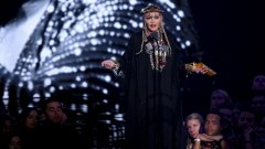 Сутрешен newscast: Мадона ядоса зрителите на видеонаградите на MTV