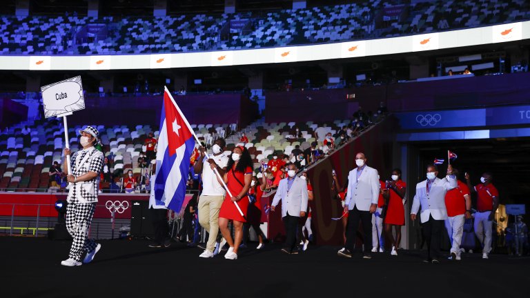 Лопес бе и знаменосец на кубинската делегация при откриването на Олимпийските игри
