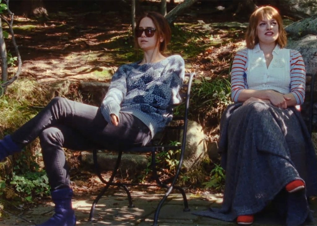 Queen of Earth 
The New Yorker бяха написали, че „ако има един филм, който да гледате това лято, нека да е този“. Психодрамата от 2015 година най-после намери своето място в част от по-малките кина по света. У нас не, но всеки знае как да открие един