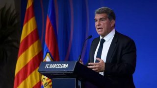 Лапорта изригна: Негодници петнят емблемата на Барселона