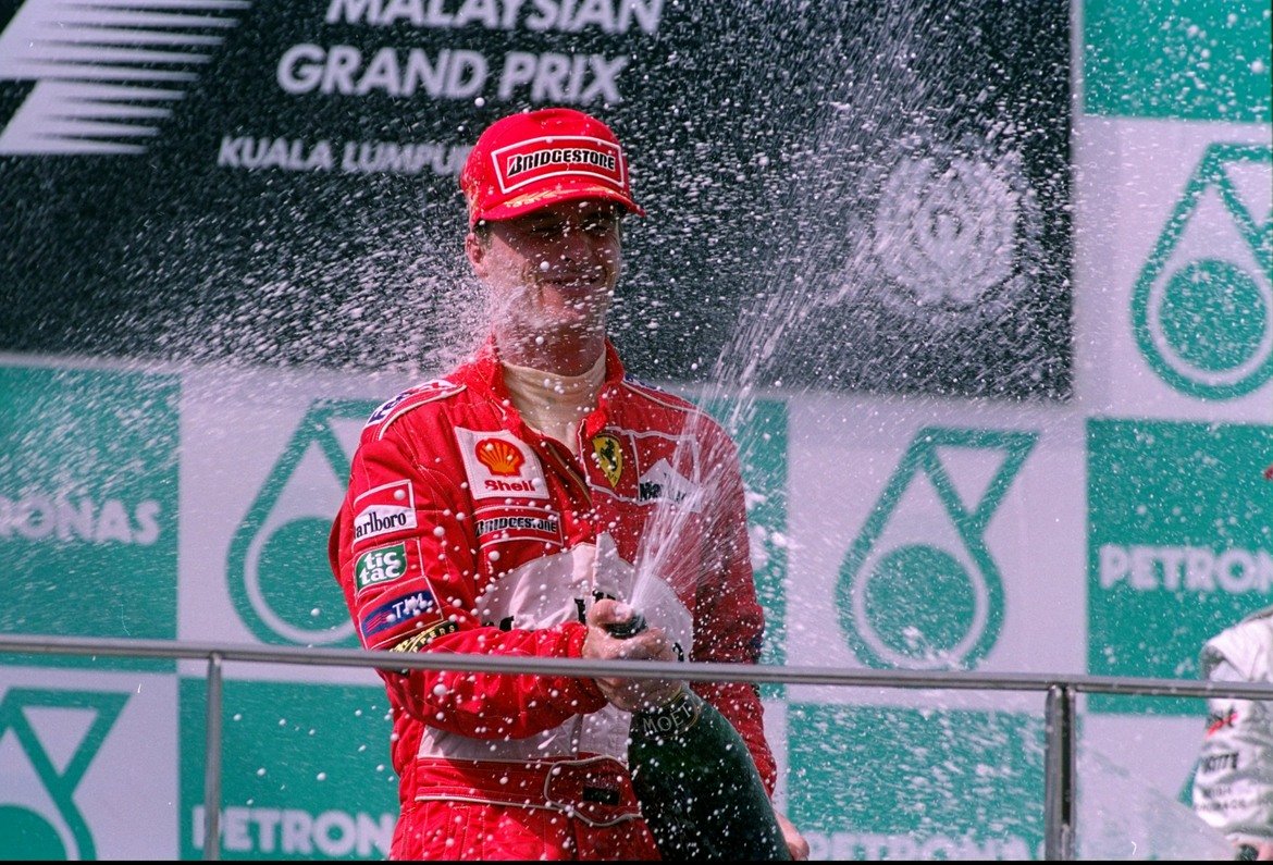 Първият шампион на "Сепанг" пък бе Еди Ървайн с Ферари, който триумфира в надпреварата през далечната 1999-а.