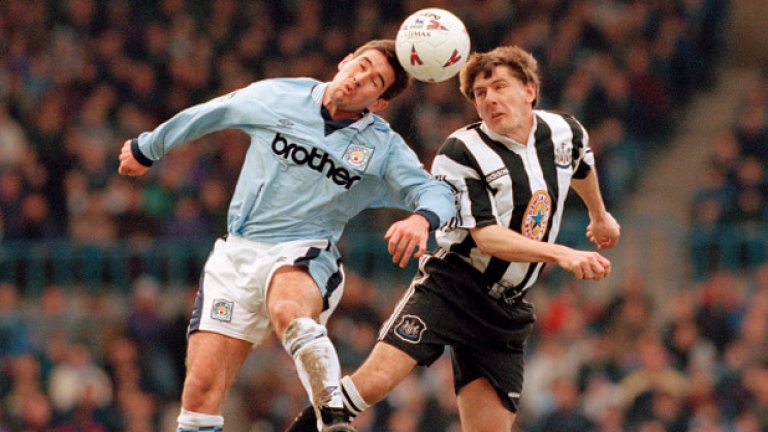 Полузащитник: Найджъл Клъф
39 мача за Ливърпул, 7 гола
15 мача за Манчестър Сити, 1 гол