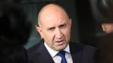 Радев посочва, че конвергентният доклад е радост за властта и тревога за българите