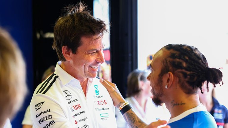 Тото Волф се раздели с 15% от акциите си в Мерцедес