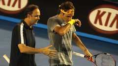 Пол Анакон (вляво) смята, че Роджър Федерер има сили за още титли от Големия шлем