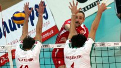 Волейболистите на ЦСКА отстраниха турския Зиратбанк, чийто треньор е Пламен Константинов и ще играят на полуфинал в Европа