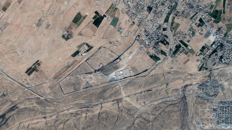 Израел с ракетен удар над ирански позиции в Сирия