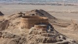 Torre_del_silencio,_Yazd,_Irán,_2016-09-21,_DD_65