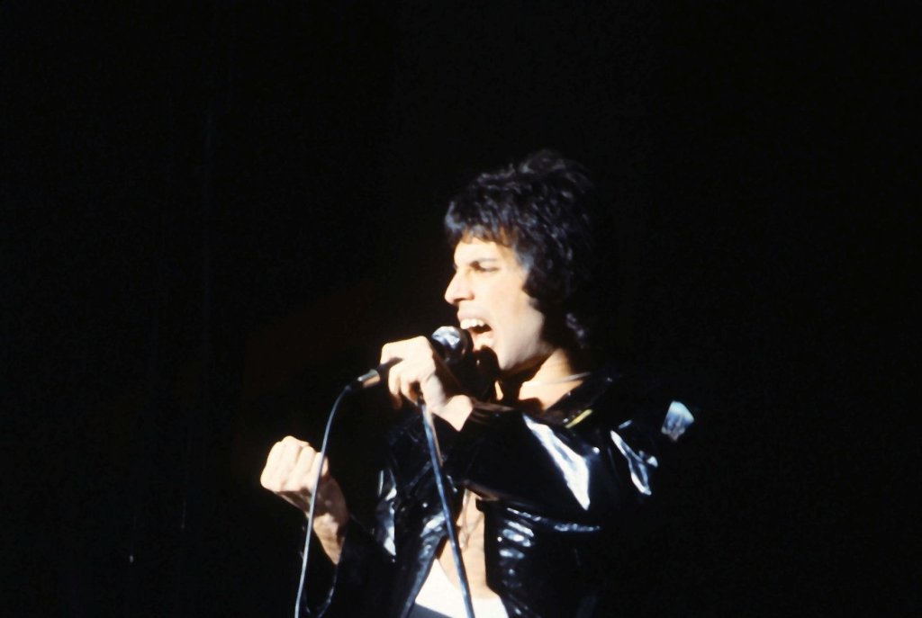 Queen_(15383194666)