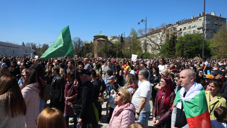 Протест в памет на Сияна: Стига толкова смърт на пътя (Снимки)