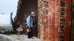Какво планира Доналд Тръмп за стената с Мексико, колко ще струва тя, възможна ли е за изграждане и кой ще плати за съоръжението в крайна сметка? Ето всичко, което знаем дотук
