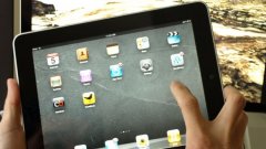 1 милион iPad-а бяха продадени за първите 28 дни след появата на продукта в началото на април.