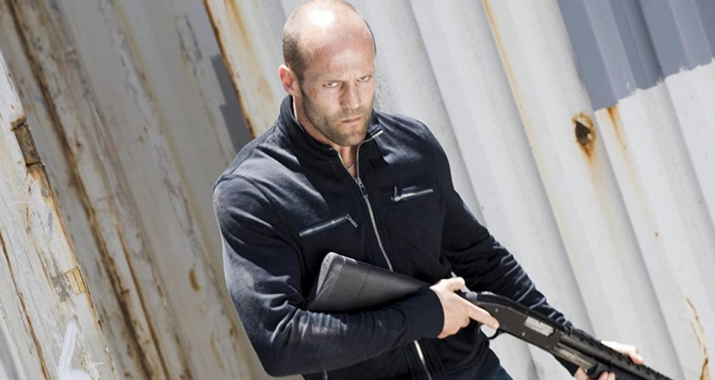 Джейсън Стейтъм - 718
Хората казват, че никога не трябва да съдим една книга по корицата й. Само че това едва ли важи, когато книгата е Джейсън Стейтъм - човек с вида и поведението на тип, който не искате да срещнете в някоя тъмна уличка. През поредицата “Транспортер”, Механикът” и “Огън в кръвта” до трите филма “Непобедимите”, Стейтъм е утвърдил недвусмислено своя имидж на корава “машина”.
И макар и да не е от най-високите, той е доказал, че без проблеми може да ви набие, застреля, намушка, взриви, сгази с кола и напсува… едновременно.