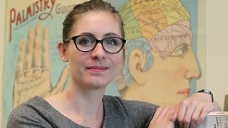  Елинор Катън спечели наградата Man Booker