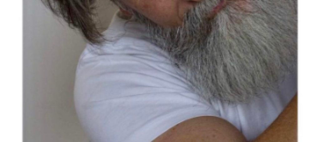 Филип Дюма, 60 г.
Впечатляващият Филип Дюма е чакал най-дълго. Подписва първият си договор като модел, когато е на 60. Едва ли си е представял, че златните му години ще са пълни с толкова наслада. Френският модел е много активен в Инстаграм, където з