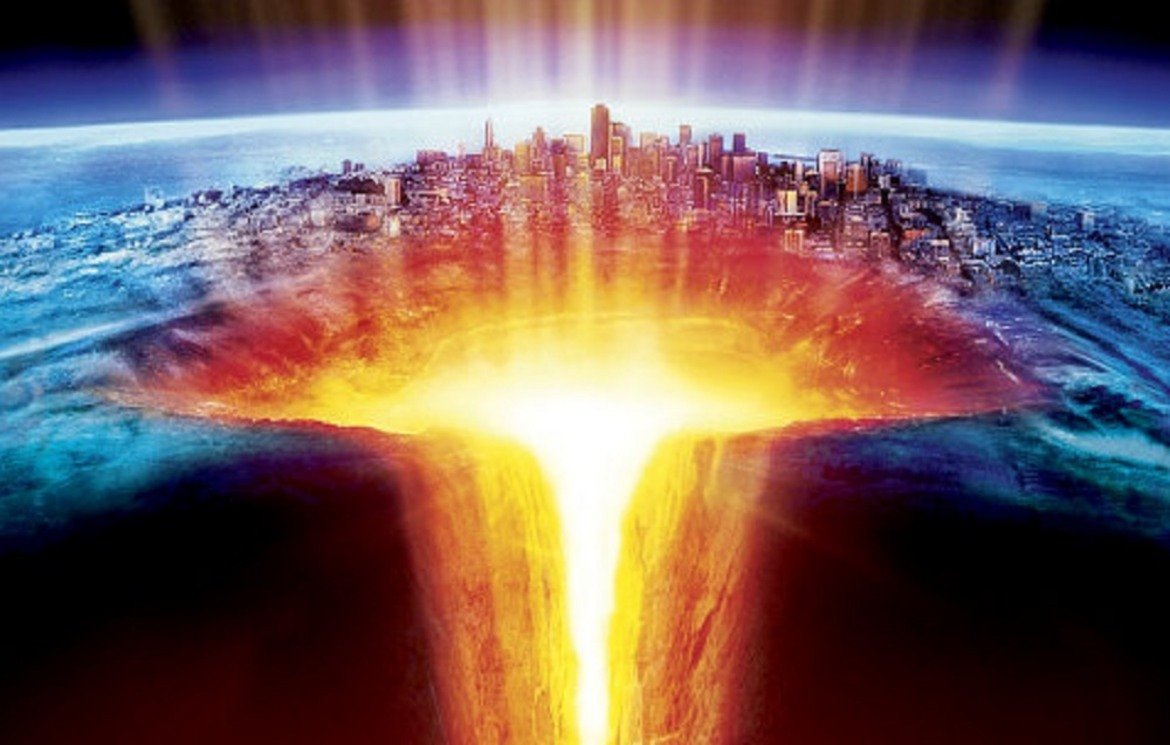 The Core / Ядрото (2003) - Земята изпада в самоубийствено настроение и ядрото на планетата спира да се върти. Екип от учени, водени от двойната брадичка на Аарън Екхарт (Харви Дент в The Dark Knight), решава да върне на планетата желанието за живот. Как? Като пробие повърхността й, стигне до ядрото и взриви там няколко ядрени бомби, за да започне то пак да се върти. 