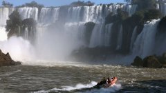 Достъпът до водопадите Игуасу беше ограничен заради поройни валежи