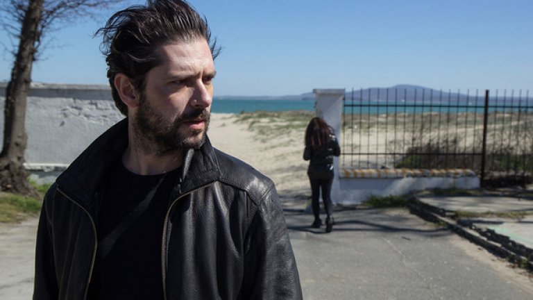 "С лице надолу" насочва вниманието върху тежки проблеми, но пропилява шанса си да ги разтълкува в дълбочина. Правдиво и атмосферично заснетите сцени и места се нуждаят от запомнящи се герои и по-дълбоко тълкуване на проблема, за да придобият стойност